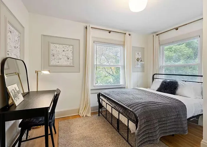Close To Osu Rooftop Patio Grill & Outdoor Tv *